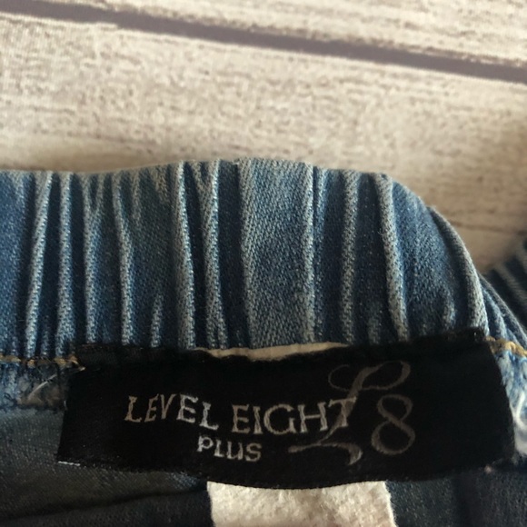 Level Eight Plus Bermuda - Picture 2 of 2